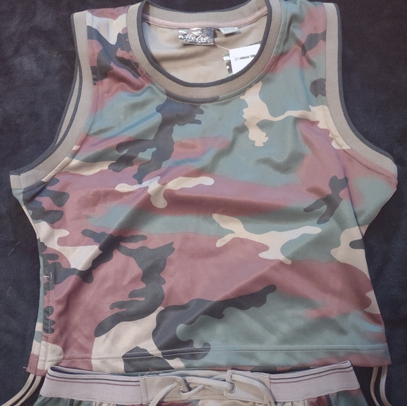 💚 METRO CAMO 💚 - Picture 2 of 4